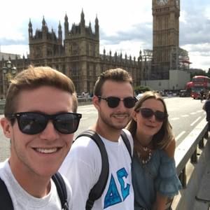 Meet your Posher, Christian